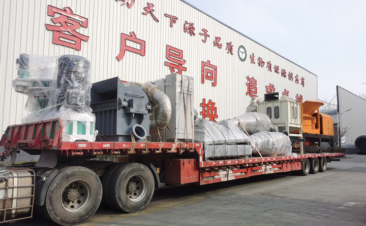 由于山東顆粒機質(zhì)量與價格并存，在市場的所占比例越來越大，越來越多的客戶選擇與山東顆粒機廠家合作，購買鋸末顆粒機、破碎機、粉碎機等設(shè)備。